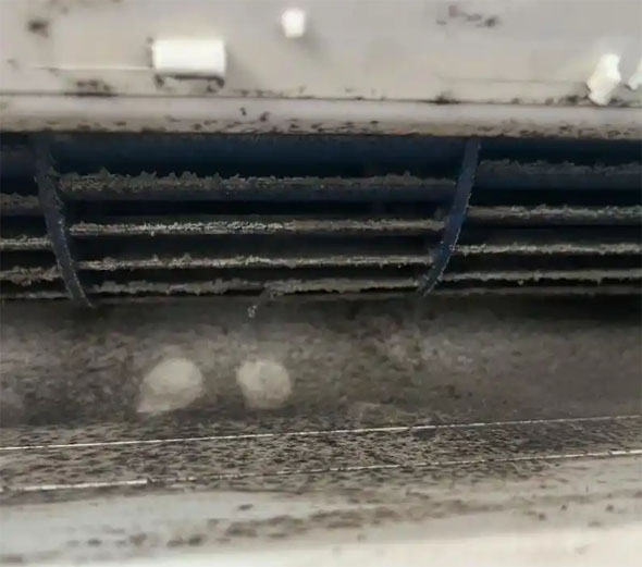 湛河空调吹的风有股烧焦味是怎么回事